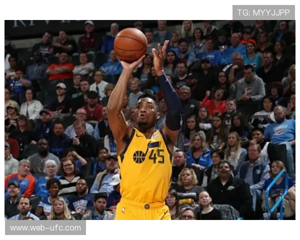 黄蜂客场对阵爵士，三分火力成比赛关键